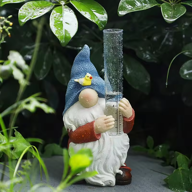 Soraya - Kabouter Tuinbeeld met Regenmeter van Hars