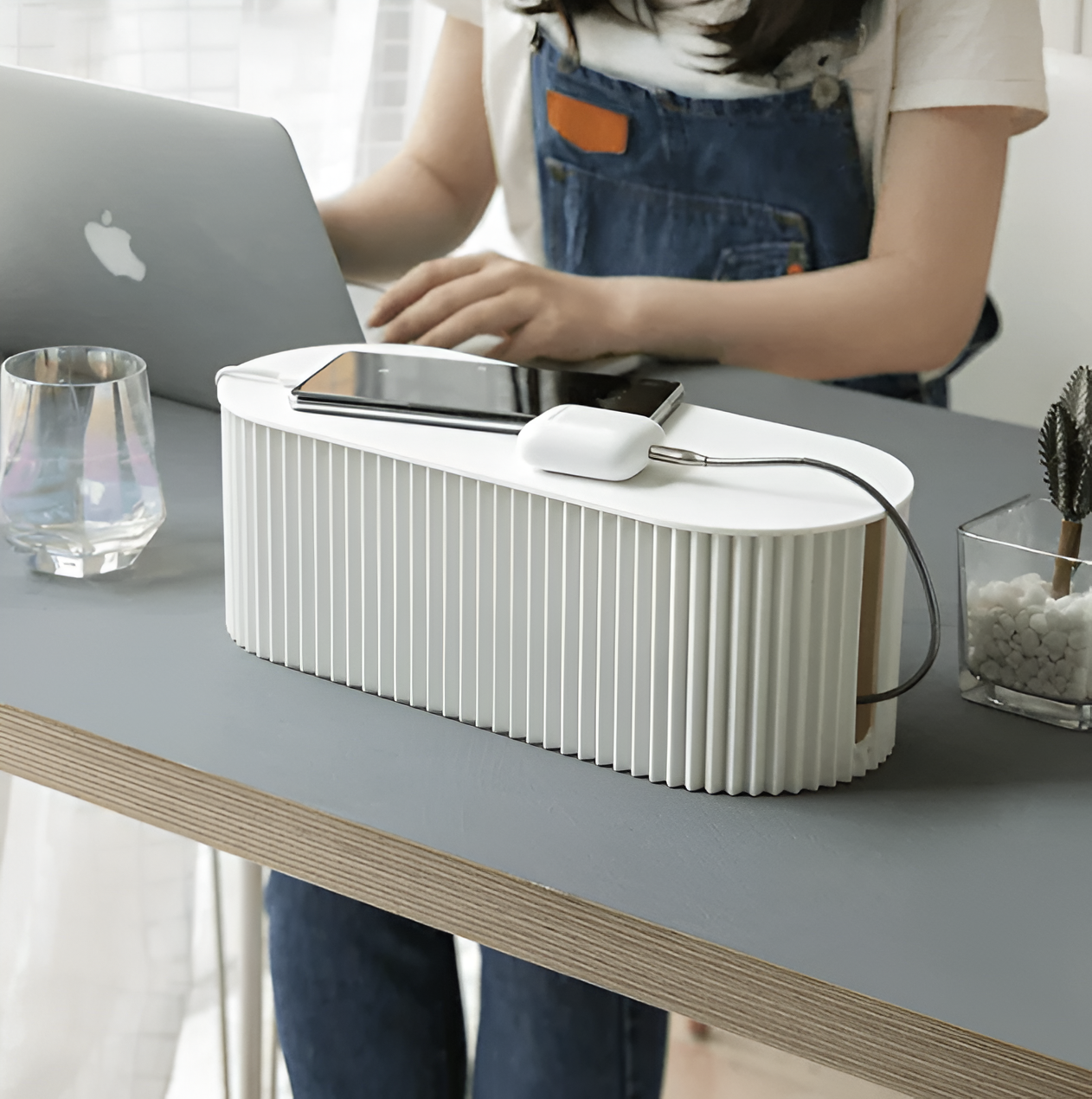Caliane - Minimalist Macaron-Style Cable Box