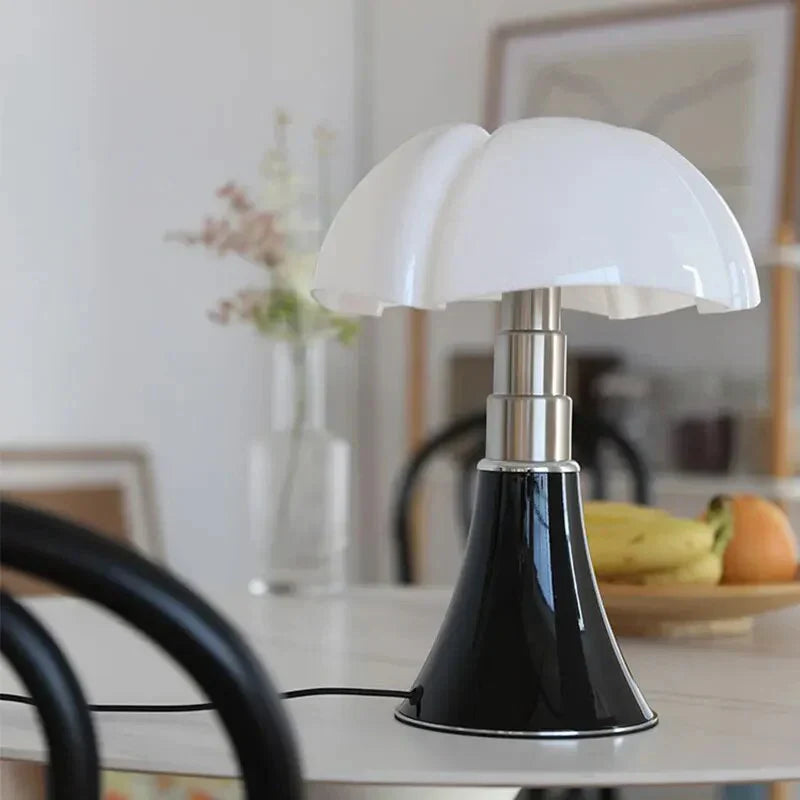 Myrrona - Lampa stołowa w kształcie kwiatu w stylu designerskim