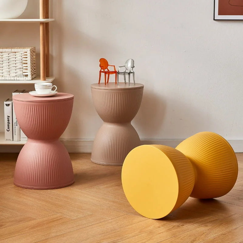 Valanira - Nordic Kunststof Lage Bijzettafel met Zandloperdesign