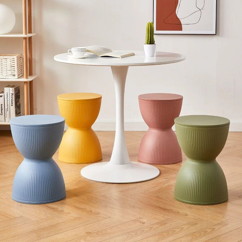 Valanira - Nordic Kunststof Lage Bijzettafel met Zandloperdesign