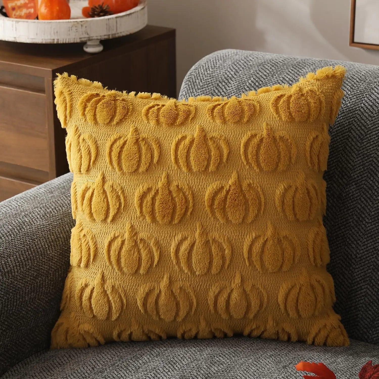Nirellia - Cushion cover with velvet texture