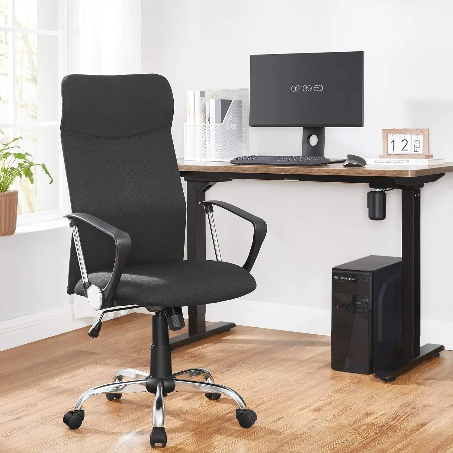 Ardora - Ergonomiczny obrotowy fotel biurowy z tapicerowanym siedziskiem i regulowaną wysokością