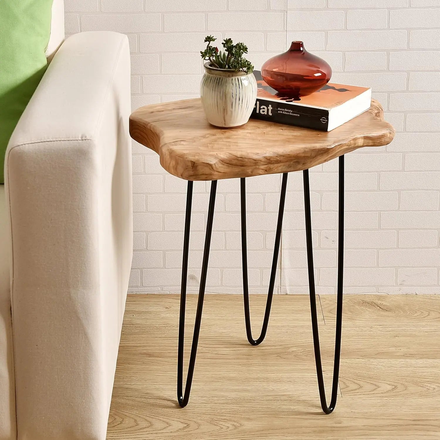 Pyraeon - Natuurlijke Houten Bijzettafel