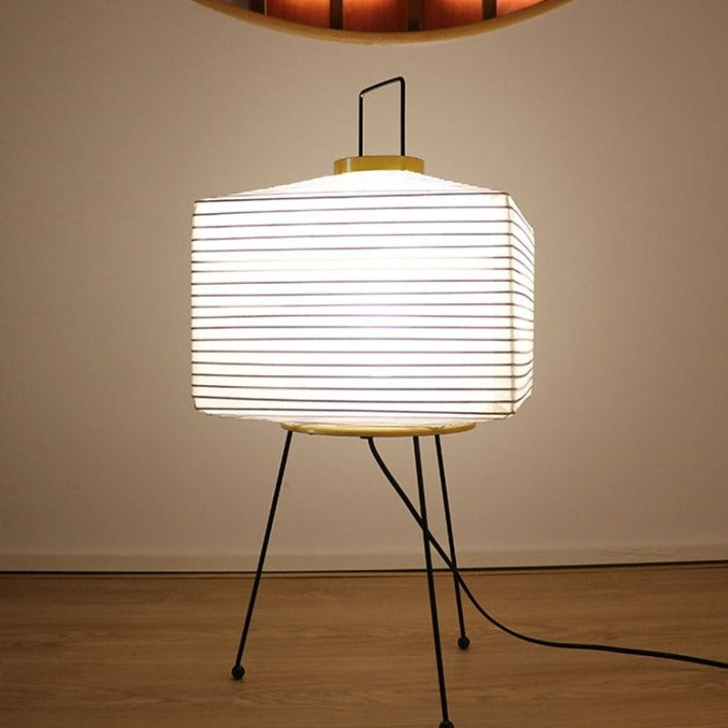 Eryndalis – japońska kreatywna lampa podłogowa na trójnogu z papieru